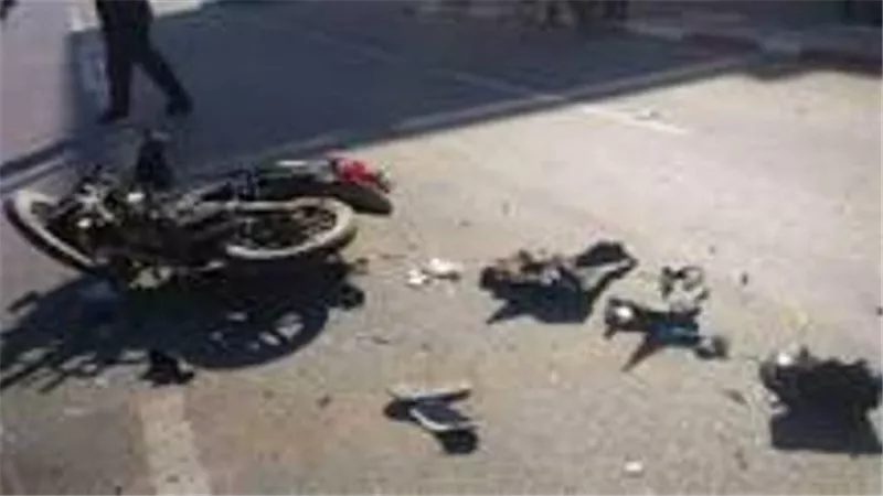 اصابة شخصين في انقلاب دراجة نارية بالبحيرة