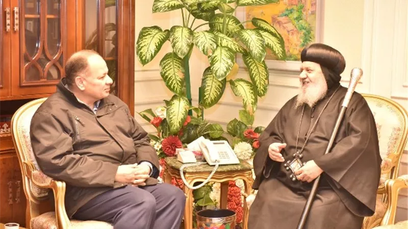 محافظ أسيوط يستقبل الأنبا أندراوس أسقف أبوتيج وصدفا والغنايم.صور
