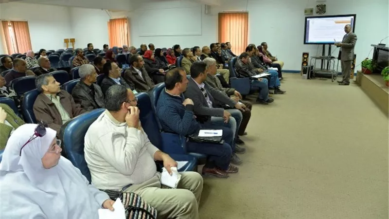 محافظة أسيوط تنظم ندوة تعريفية بجائزة التميز الحكومي العربي .صور
