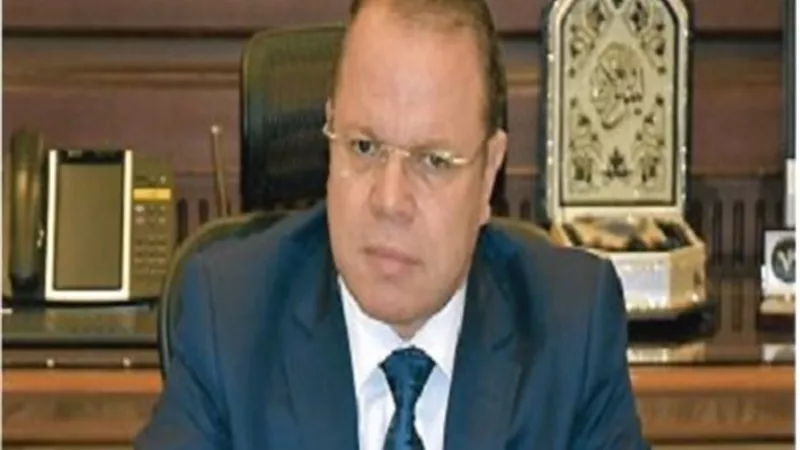 النائب العام يأمر بالتحقيق في واقعة ضبط رئيس مصلحة الضرائب برشوة