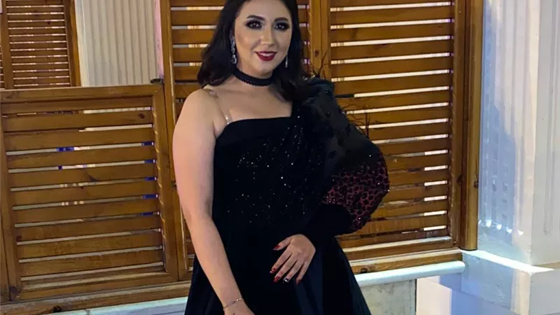 إطلالة ساحرة وظهور رائع للفنانة آيه عبدالله في حفل رأس السنة.. صور