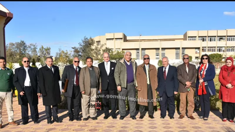 رئيس جامعة السادات يكرم أعضاء هيئة التدريس الحاصلين على الجوائز التشجيعية والمحالين للمعاش