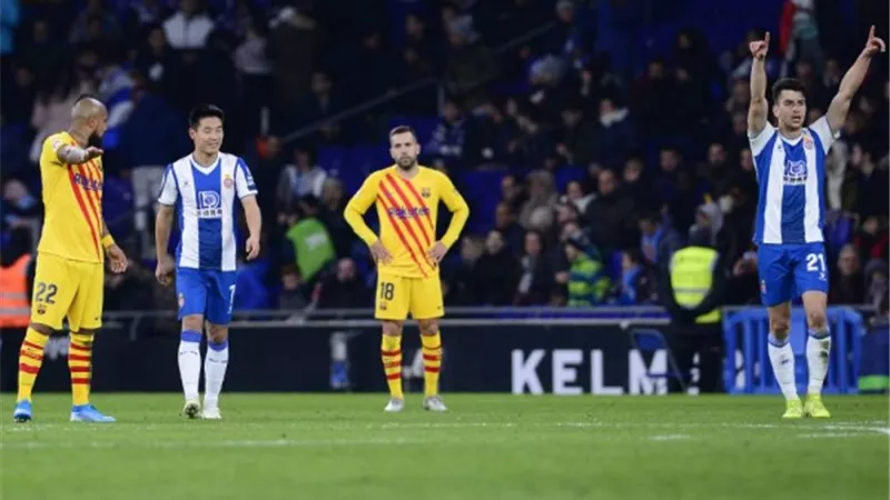 برشلونة يتعادل مع إسبانيول 2/2 فى مباراة مثيرة فى الدورى الاسبانى