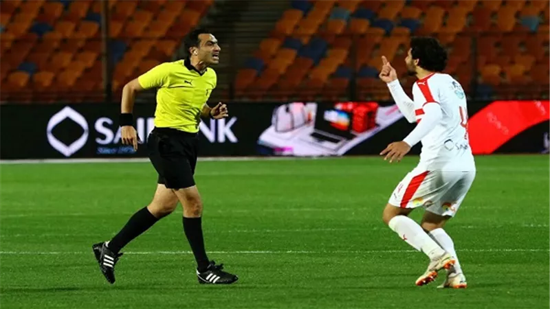 مفاجأة.. حكم مباراة الزمالك وأسوان يكشف أسباب طرد 