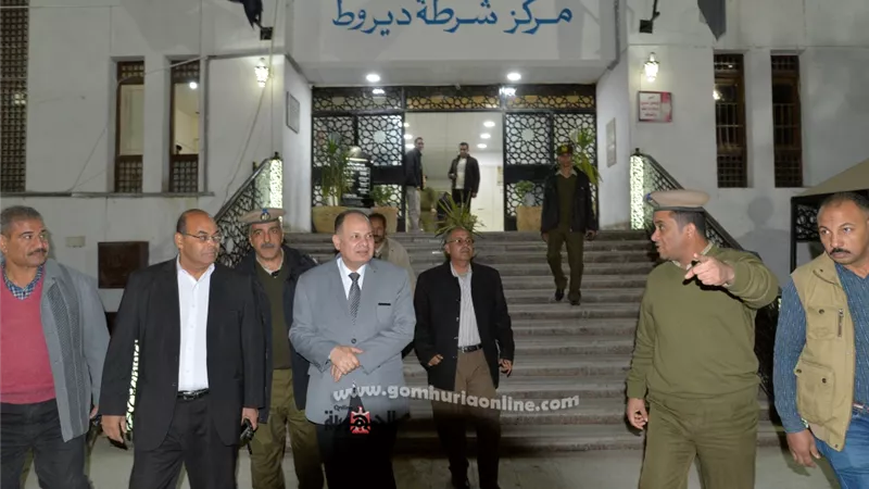 محافظ أسيوط يزور مركز شرطة ديروط ويتفقد بعض الخدمات والاكمنة الامنية امام الكنائس والميادين