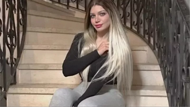 شاهد.. ياسمين الخطيب تشعل السوشيال ميديا بصورة مع شقيقتها