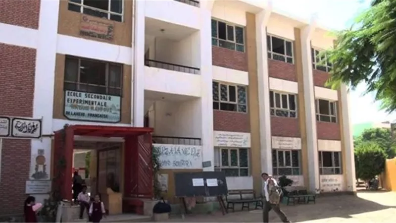 إنشاء وإحلال وتجديد 46 مدرسة وتوريد وتوزيع 2550 تختة على المدارس بأسوان
