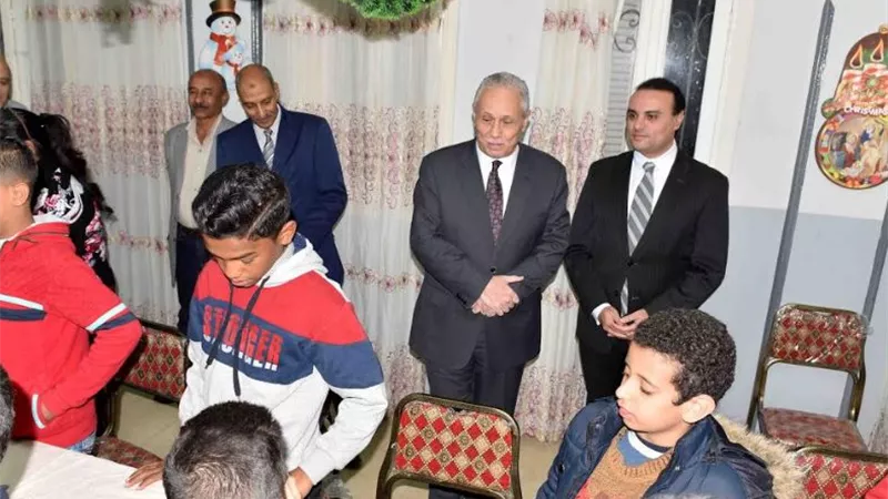 محافظ الأقصر يهنئ الأطفال المسيحيين بعيد الميلاد المجيد