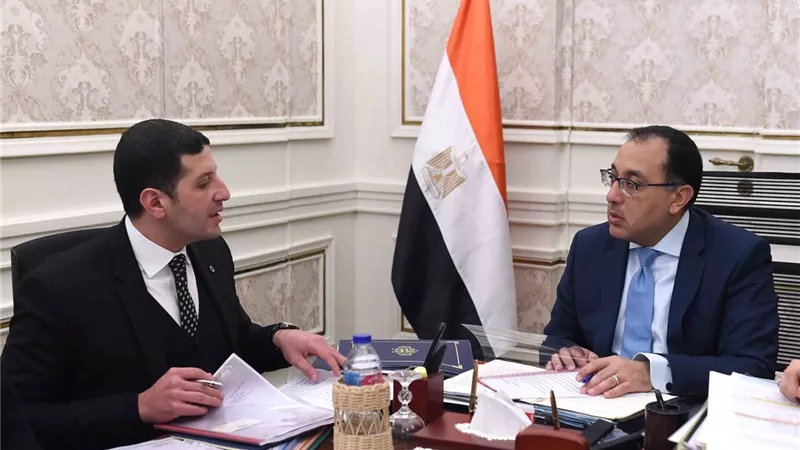 مدبولى يناقش مع رئيس هيئة الاستثمار طلبات بعض المستثمرين لإقامة مشروعات جديدة