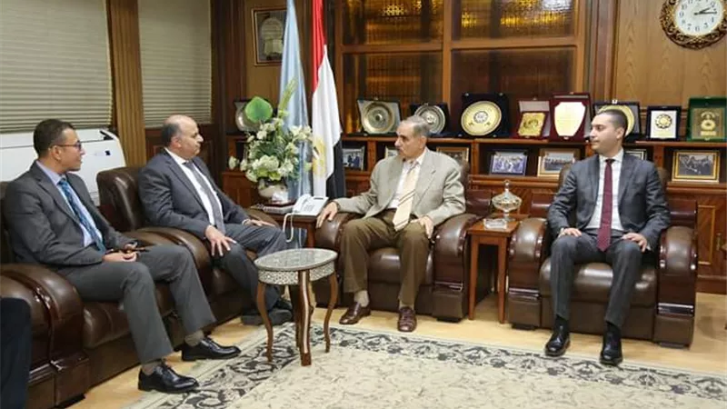 محافظ كفرالشيخ يتابع تنفيذ مشروع تركيب منظومة الكاميرات وغرف التحكم بالعاصمة