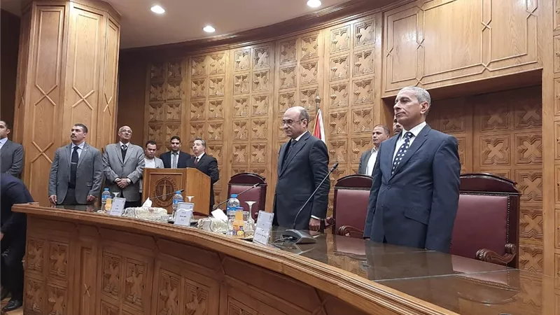 1102 موظف بالشهر العقارى يؤدون اليمين القانونية أمام وزير العدل