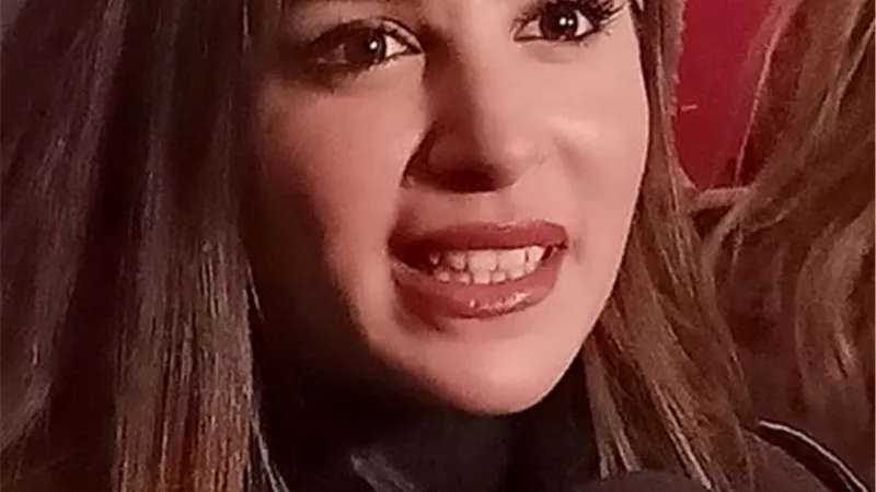 وصول الفنانة جميلة عوض مع والدتها العرض الخاص لفيلم بنات ثانوى