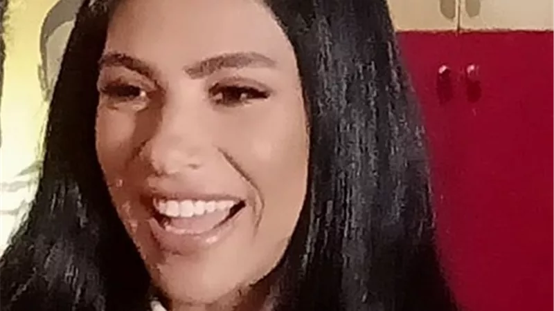 وصول الفنانة هدى المفتى العرض الخاص لفيلم بنات ثانوى
