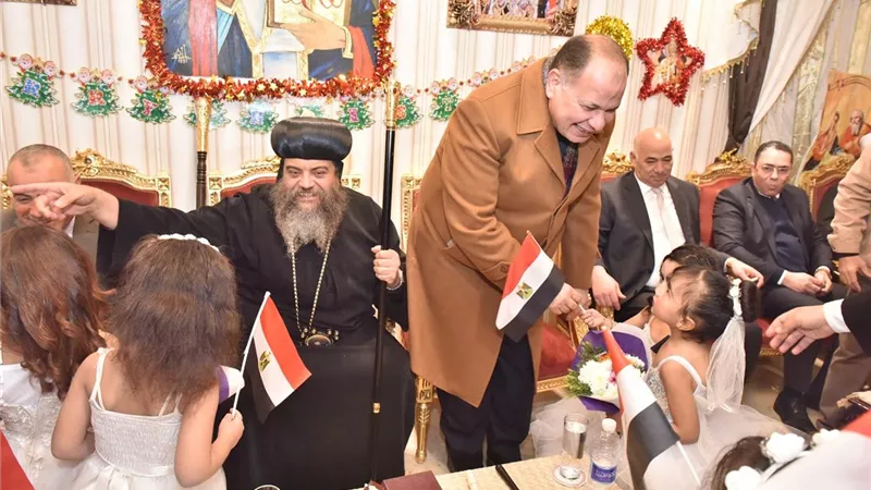 محافظ أسيوط يزور ايبارشيات منفلوط وديروط للتهنئة بعيد الميلاد المجيد