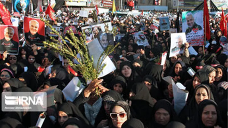 بالصور .. ايران تشيع قاسم سليماني الى مثواه الاخير