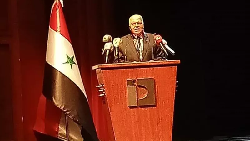 الزناتي يطالب بتطوير المناهج التعليمية وتأهيل المعلم العربي مهنياً