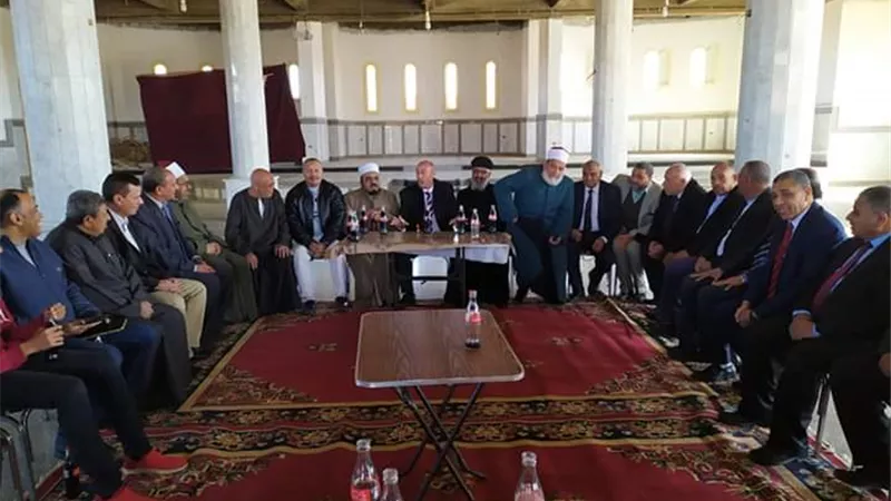 قيادات مركز الداخلة تهنئ أقباط كنيسة ماري جرجس بعيد الميلاد المجيد