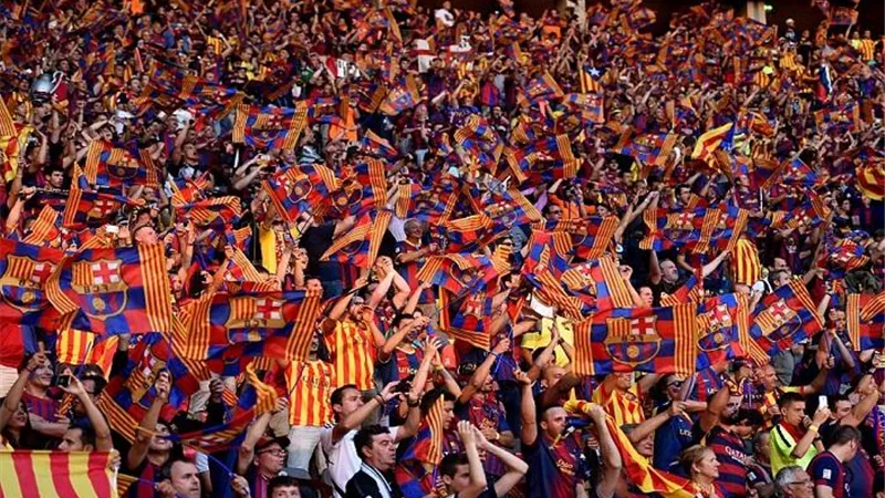 جماهير برشلونة تسخر من لاعب إسبانيول