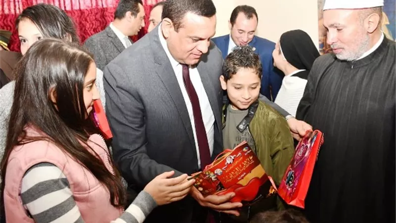 أهالى البحيرة يشاركون المسيحين احتفالاتهم بعيد الميلاد المجيد.. بالصور