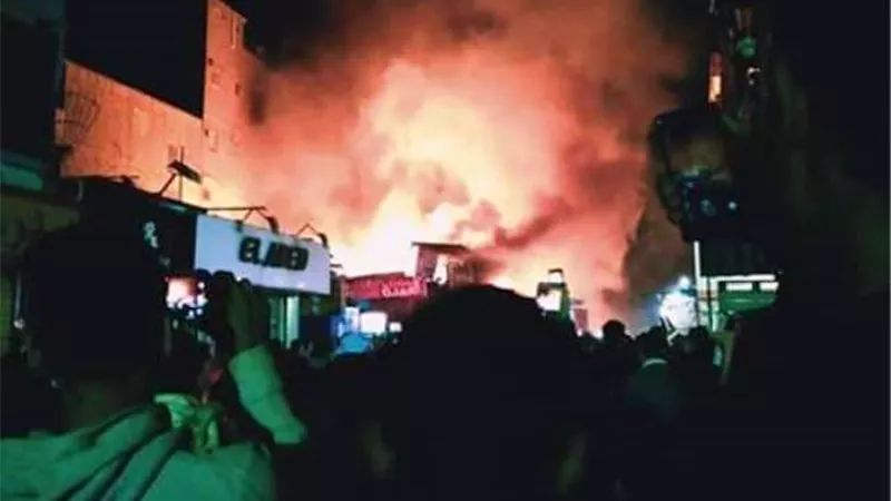 حريق هائل بشارع ناصر فى شبرا الخيمة والخسائر نصف مليون جنيه.. بالصور