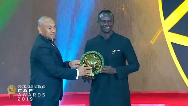 ساديو ماني يتوج بجائزة الأفضل في أفريقيا لعام 2019