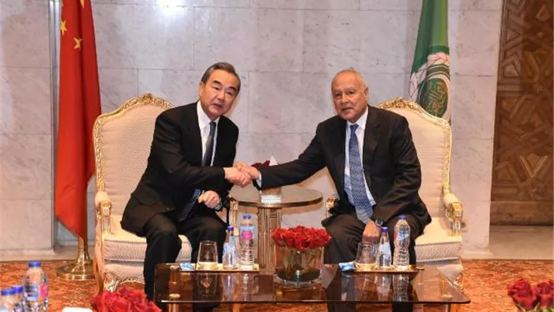 أبو الغيط يبحث مع وزير خارجية الصين وضع مسلمي الإيجور
