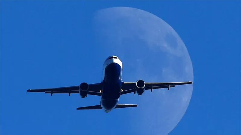 6 دول تحظر الرحلات بالمجال الجوي للعراق وإيران
