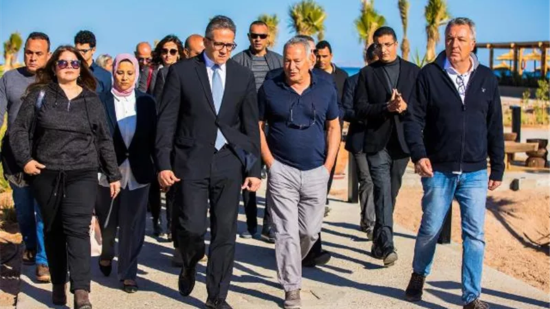 وزير السياحة والآثار يتفقد منشآت فندقية جديدة ومتحف الغردقة