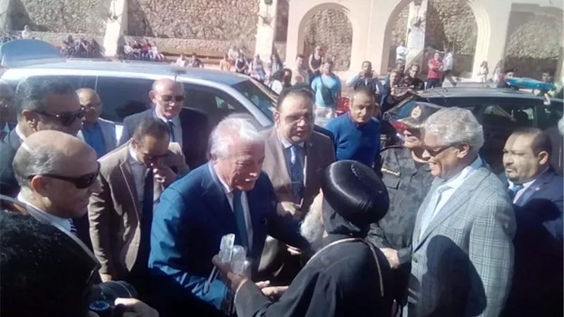 محافظ جنوب سيناء يهنئ الأقباط بعيد الميلاد المجيد