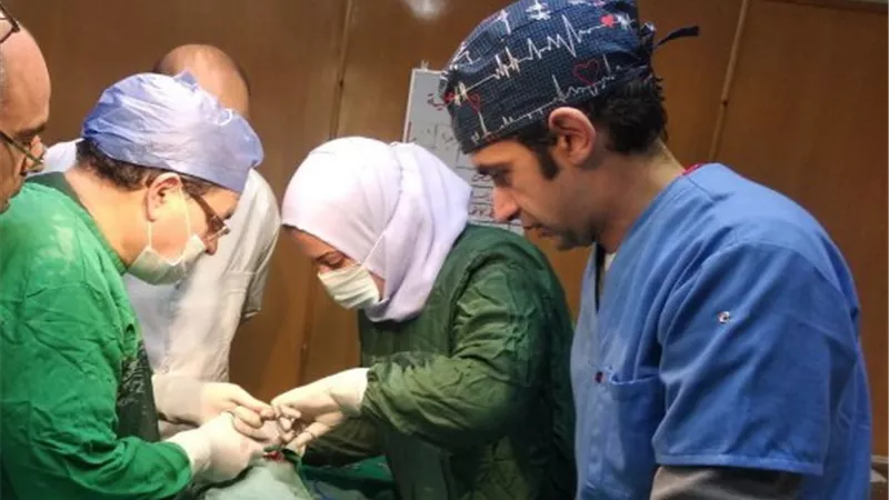 وكيل وزارة الصحة بالمنوفية يجرى جراحة ناجحة ل ( شفة أرنبية ) لطفل 3 أشهر .. صـــــــــور
