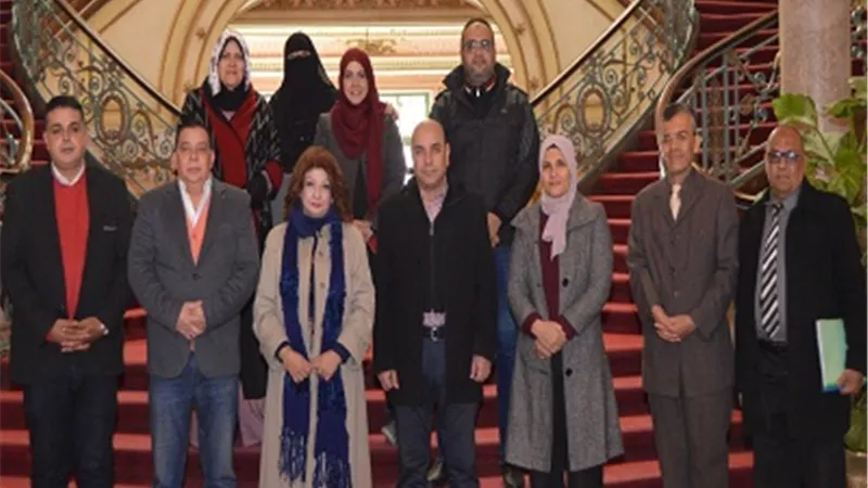 اجتماع لجنة البحوث التطبيقية بجامعة عين شمس