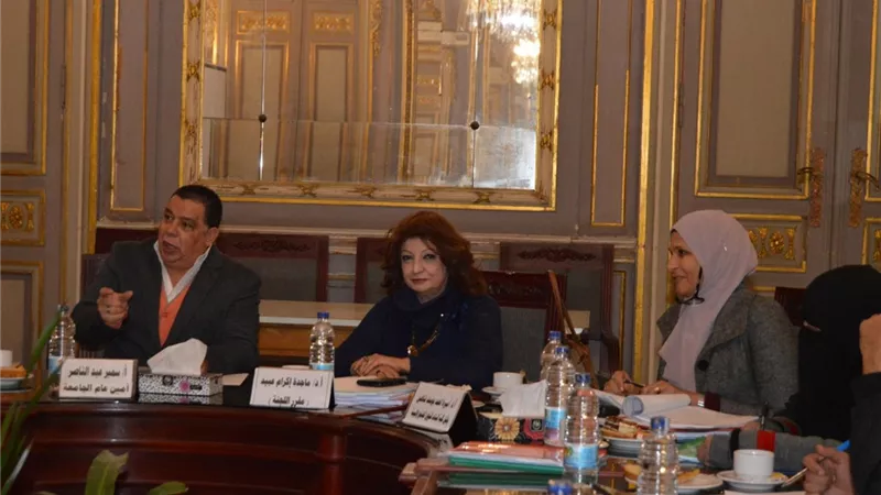 جامعة عين شمس تناقش تمويل البحوث التطبيقية للعام المالي 2019\2020