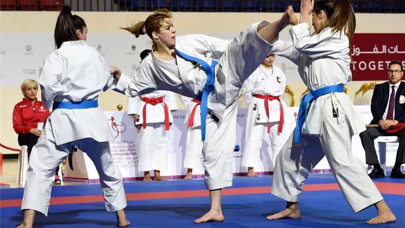 10 دول عربية تتنافس على بساط 