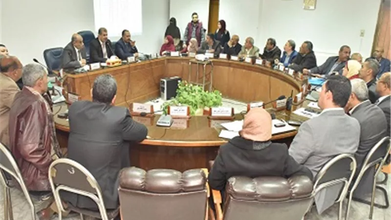 اجتماعات مكثفة للجنة العليا لتقنين أراضي الدولة بأسيوط