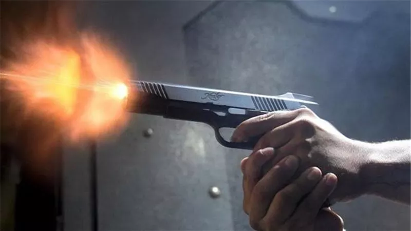 مصرع ربة منزل برصاصة طائشة خلال مشاجرة بالخصوص