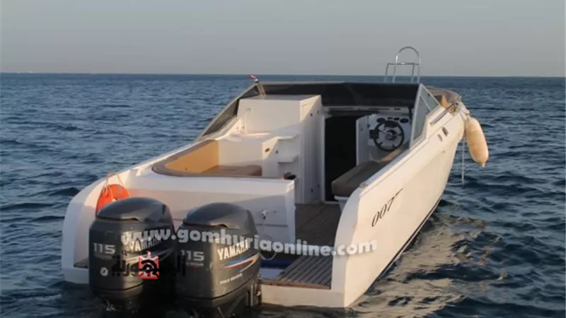 الدفع بوحدات بحرية وطائرة هيلكوبتر واللنش رسيكوا 1 للبحث عن أربعة بحارة مفقودين فى مياه الغردقة