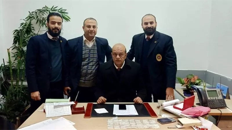 جمارك المطار تضبط هندي يحاول تهريب الماس ب٢ مليون جنية