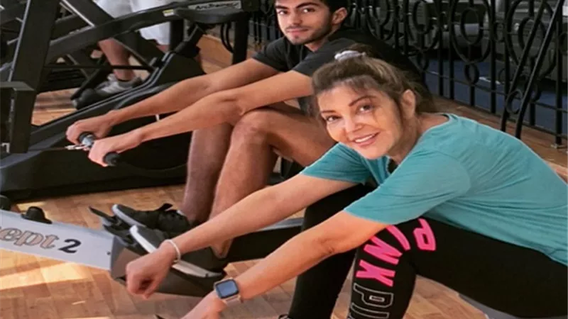 نجل سميرة سعيد يحتفل معها بعيد ميلادها الـ62 فى الجيم.. صور