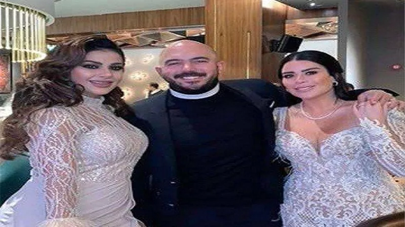 عروسة محمود العسيلي تشعل السوشيال ميديا بفستان زفاف مثير .. صور