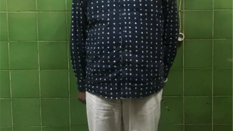 سائق الظاهر غافل الراهبة ولهف 7 الاف جنيه