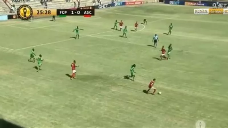 الشوط الاول .. بلاتينيوم يتقدم على الاهلى بهدف والسبب الاخطاء الدفاعية