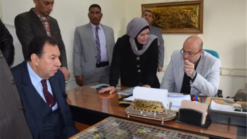 محافظ بني سويف يتابع امتحانات النقل بالثانوي من غرفة عمليات التعليم
