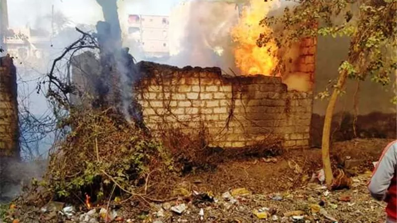 اندلاع حريق هائل بمنطقة العوامة بساحل سليم فى أسيوط.. بالصور