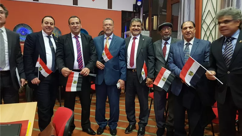 اكبر تجمع للجاليات المصرية في اوربا والعالم يعلنون تضامنهم مع الرئيس والدولة-صور