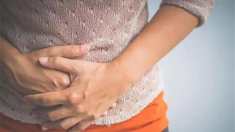 5 أسباب وراء زيادة آلام المعدة في فصل الشتاء.. فما هي.؟