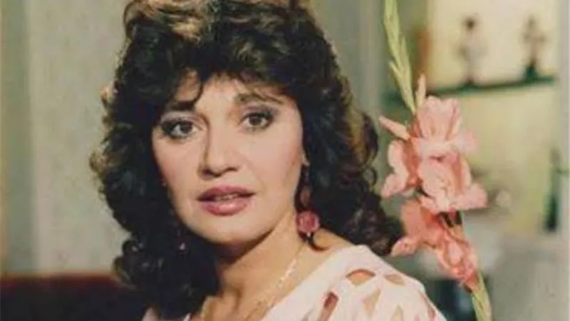 سر اعتزال الفنانة مديحة كامل التمثيل