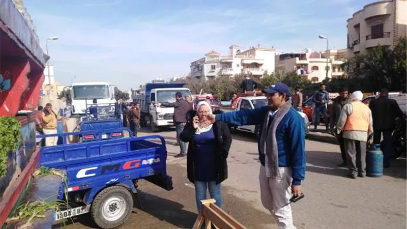 جهاز القاهرة الجديدة يشن حملة على إشغالات ومخالفات بالتجمعات.. بالصور