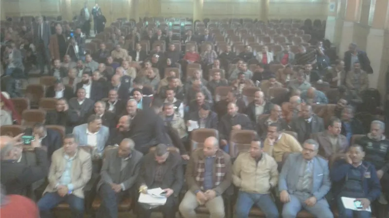 النقابات العمالية تطلب تفعيل دور التنظيم العمالى فى وضع اللوائح الخاصة بشركات قطاع الاعمال