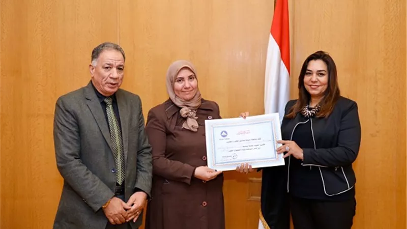 محافظ دمياط تكرم المتميزين فى المجالات المختلفة