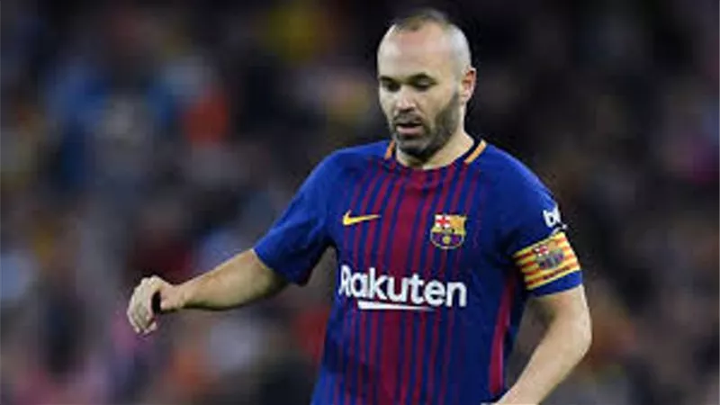 نجم اسبانيا يفتح النار على برشلونة